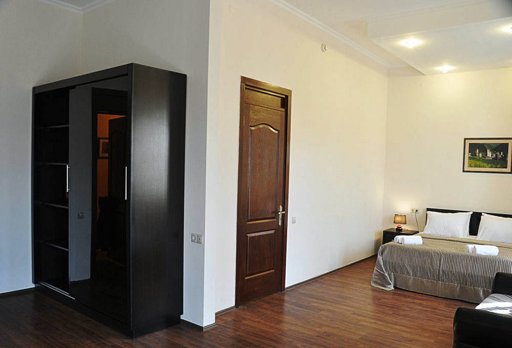Gold Star Hotel Tbilisi Ngoại thất bức ảnh