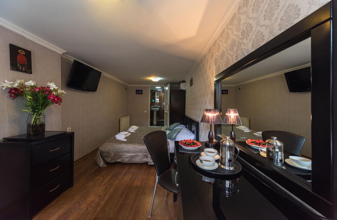 Gold Star Hotel Tbilisi Ngoại thất bức ảnh
